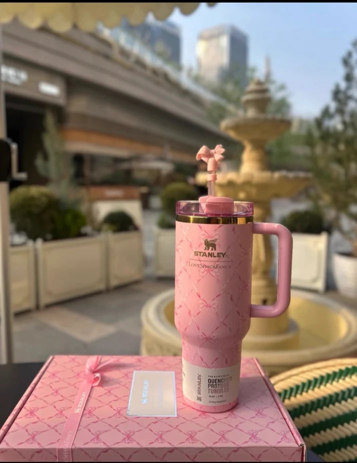 Stanley x LoveShack Fancy 40oz Quencher H2.0 FlowState Tumbler – Baby Bow Pink Peppermint (Original)