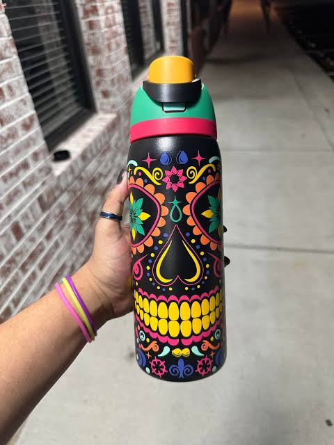 Owala FreeSip® | 24 Oz | Sugar Skull