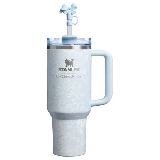 Stanley x LoveShackFancy Holiday Quencher H2.0 FlowState™ Tumbler 40oz – Coquette Bow Winter Ice