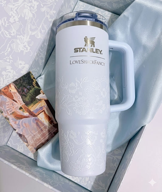 Stanley 1913 x LoveShackFancy Quencher H2.0 Flowstate™ Tumbler | 40 Oz | Tosscana Toille Alpine Blue