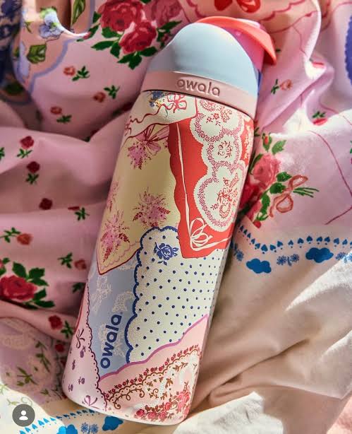 Owala FreeSip® | 32 oz | Hankie ( Limited Edition )