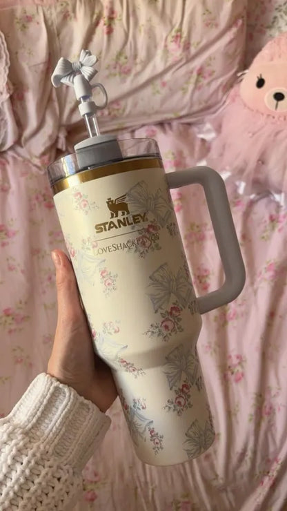 Stanley 1913 x LoveShackFancy Quencher H2.0 Flowstate™ Tumbler | 40 Oz | Tosscana Toille Alpine Blue