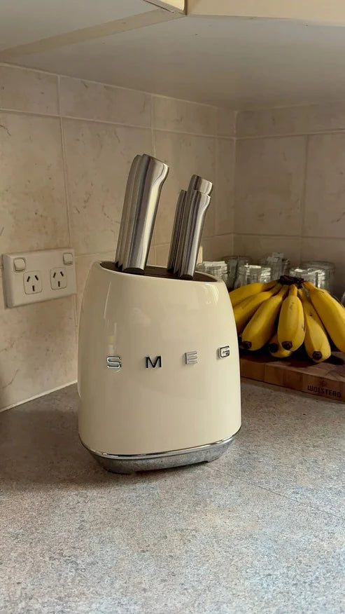 SMEG’s knife block set