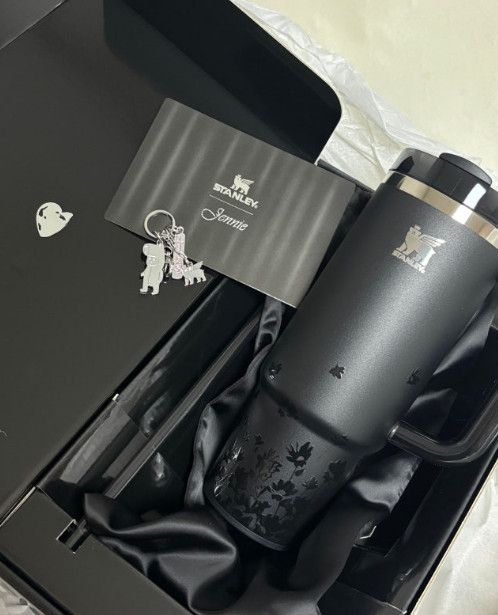 Stanley 1913 x Jennie Quencher H2.0 Flowstate™ Tumbler | 40 Oz | Petal to the Metal
