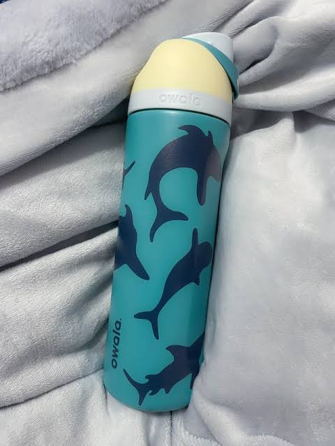 Owala FreeSip® | 24 Oz | Fin Frenzy