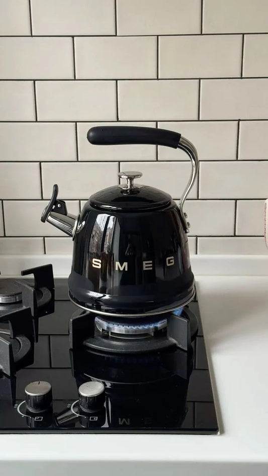 SMEG Retro Whistling Kettle – Matte Black Premium Stainless Steel Stovetop Tea Kettle